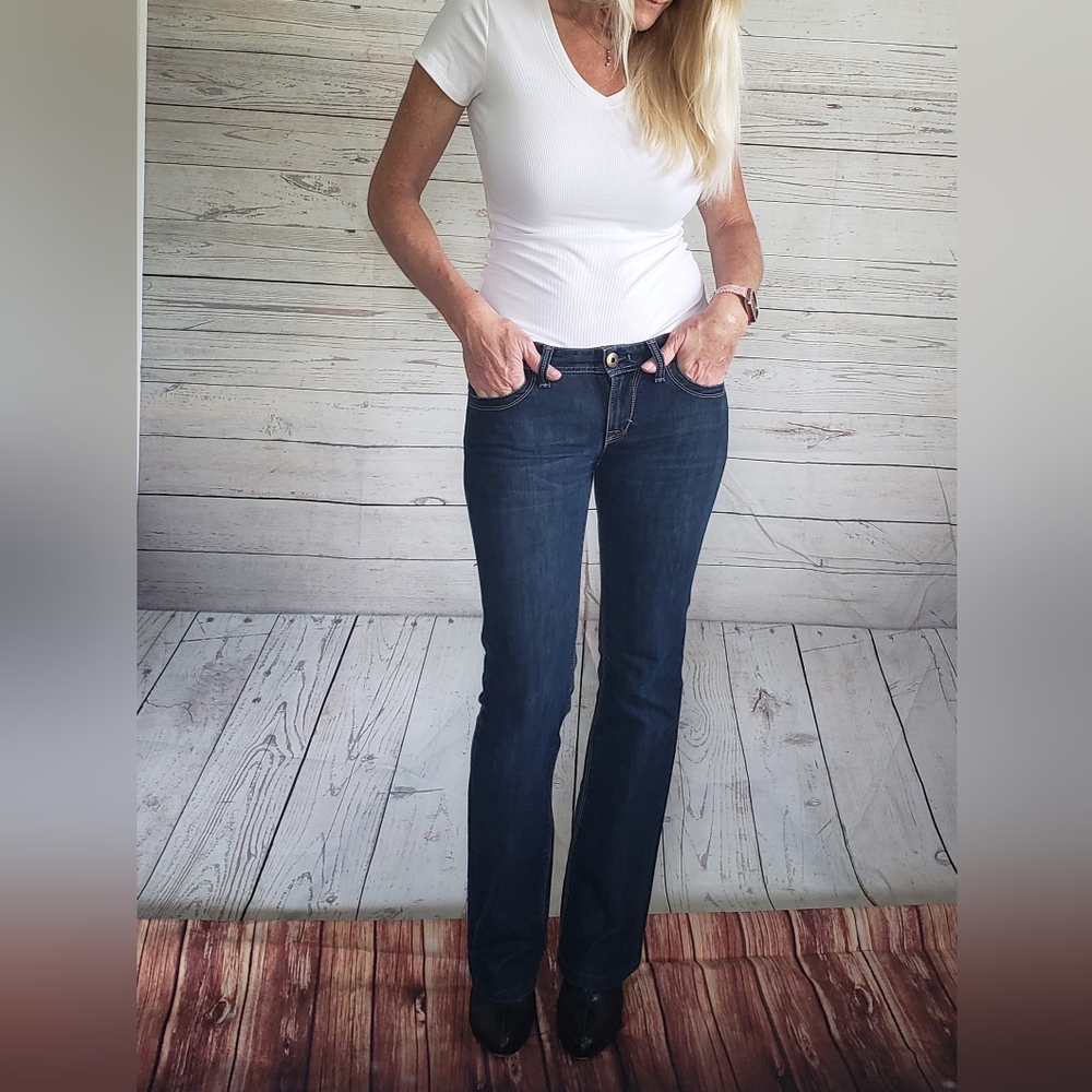 DL1961 Milano Boot cut jeans size 27